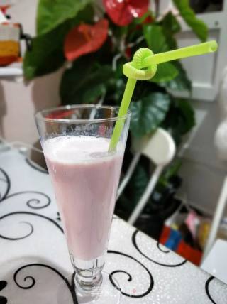 Strawberry Milkshake recipe