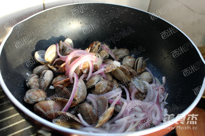 Braised Clams with Wine recipe