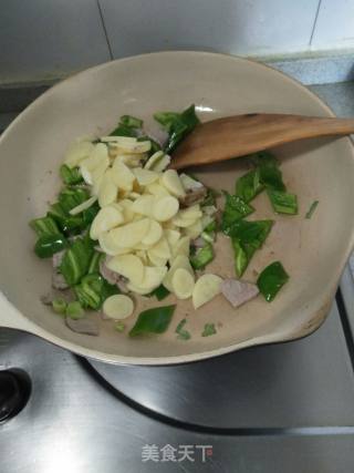 Stir-fried Rice White with Green Peppers recipe