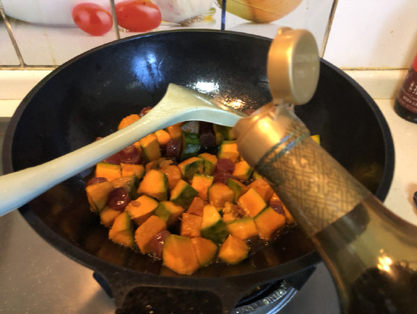 Pumpkin Sausage Braised Rice recipe