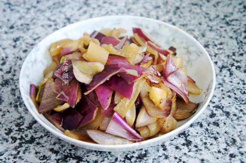 Fried Pork Rinds with Onions recipe
