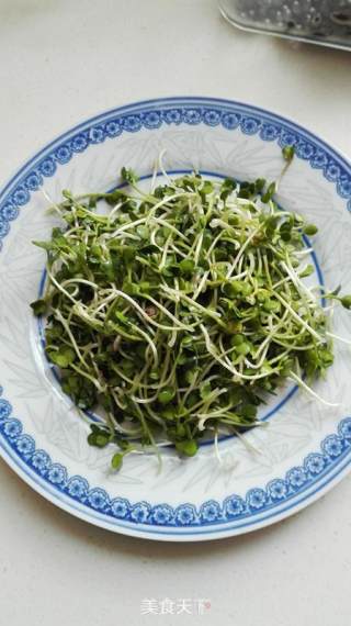 Radish Sprouts Mixed with Black Natto recipe