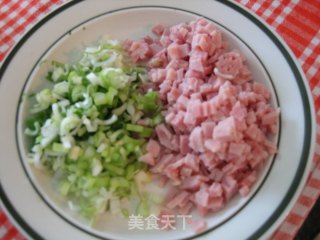 A Small Gift for Children's Day-pig's Knuckle Milk and Chive Rolls recipe