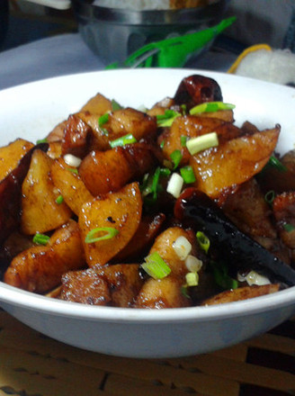 Braised Pork Belly with Potatoes