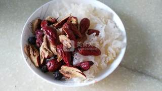Jujube and Tremella Soup recipe