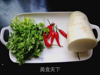 Coriander Mixed with Shredded White Radish recipe