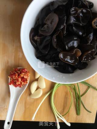 Cold Black Fungus Hot and Sour recipe