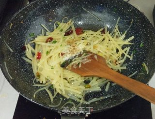 Hot and Sour Potato Shreds recipe