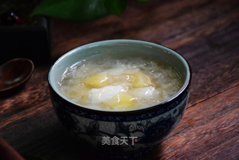 Apple Yam and White Fungus Soup recipe