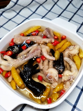 Pickled Pepper Chicken Feet recipe