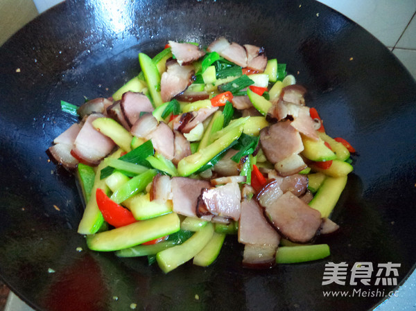 Stir-fried Bacon with Melon recipe