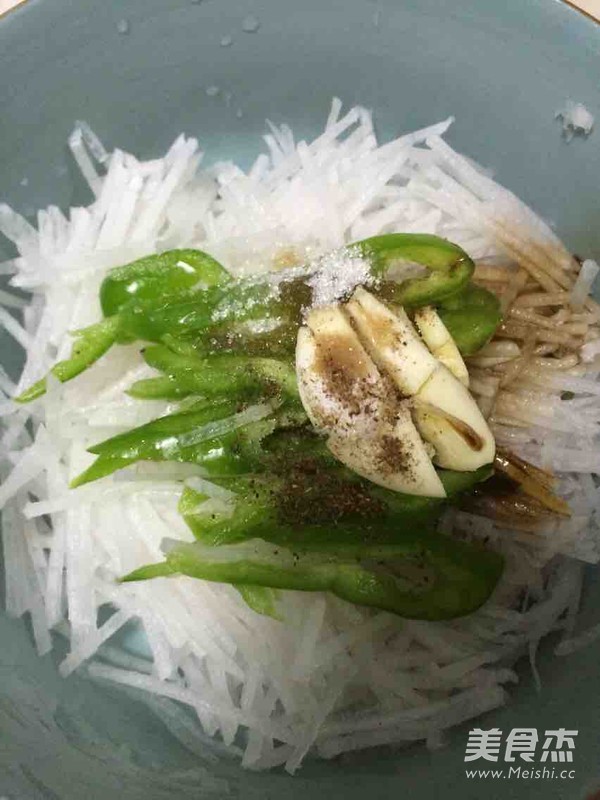 Shredded White Radish in Cold Vegetables recipe