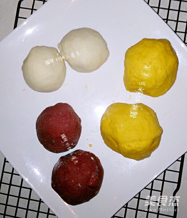 Three-color Steamed Buns recipe