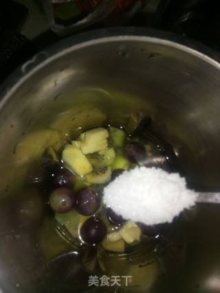 Grape Apple Kiwi Juice recipe