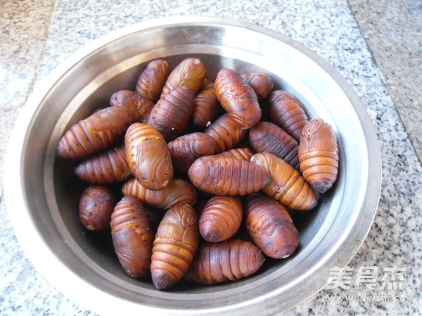 Dry Stir-fried Silkworm Pupa recipe