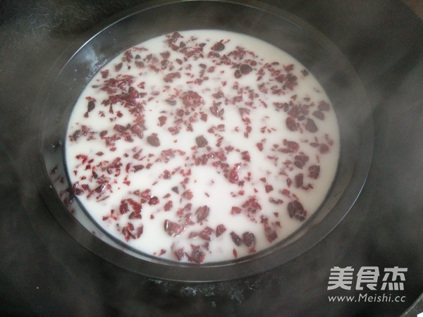 Cranberry Horseshoe Cake recipe