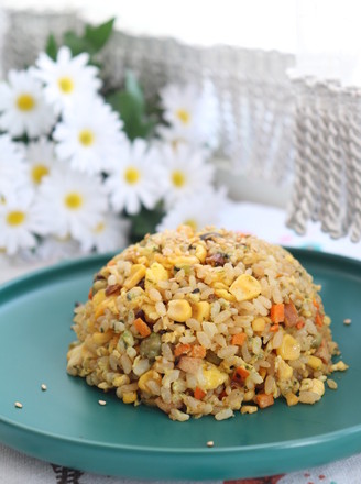 This Egg Fried Rice Has Both Appearance and Taste, So You are Not Afraid of Children