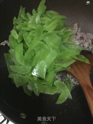 Stir-fried Pork with Lettuce recipe