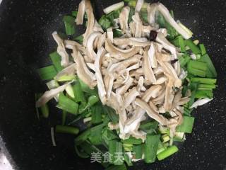 Stir-fried Garlic with Pork Belly recipe