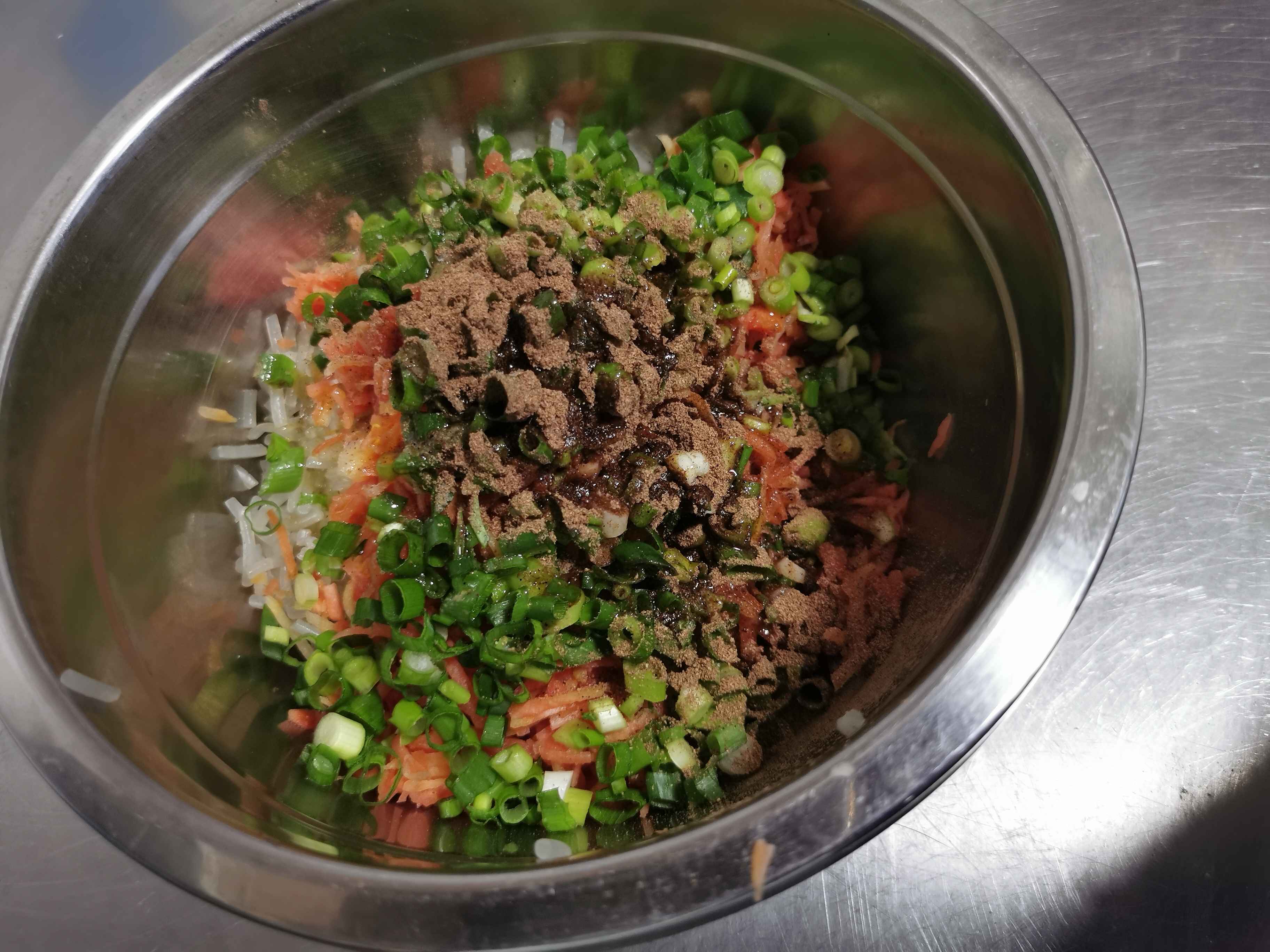 Carrot Vermicelli Meat Buns recipe