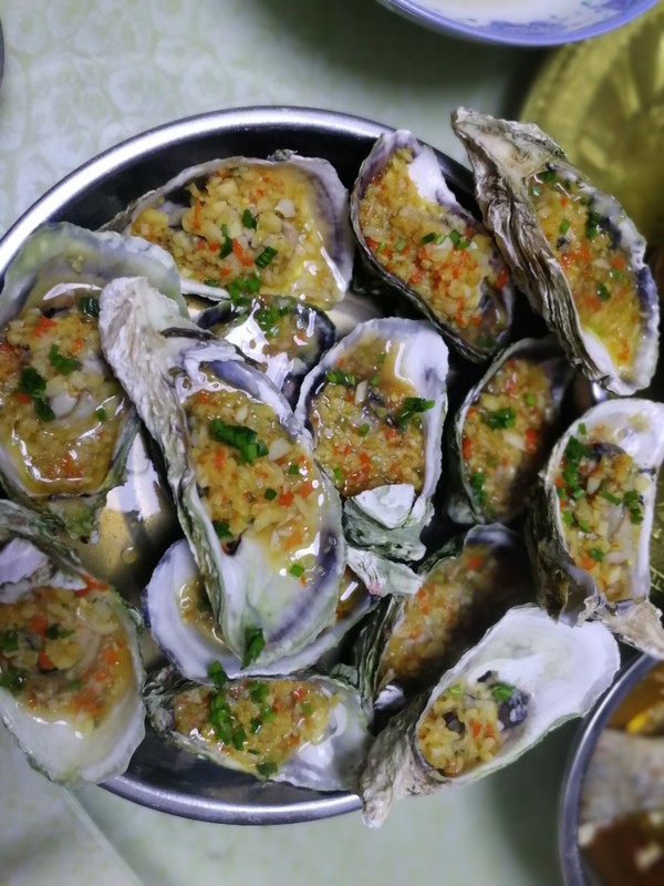 Steamed Garlic Oysters recipe