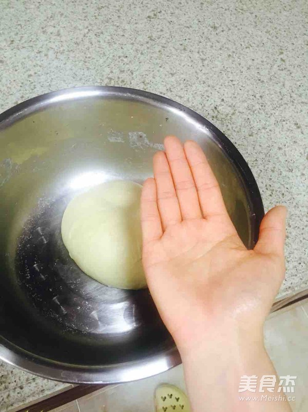 Knead Out The Glove Film (bread) by Hand Kneading Dough Quickly-without Falling recipe