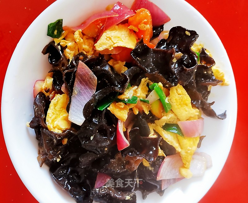 Fried Fungus, Eggs, Onions, Tomatoes recipe