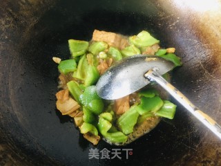 Stir-fried Pork with Green Pepper recipe