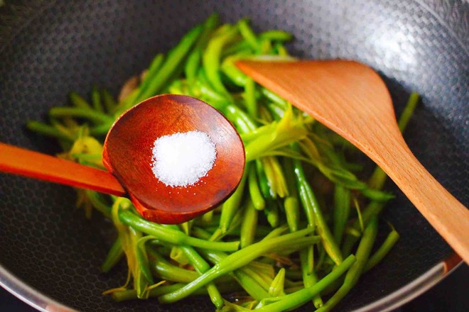 Stir-fried Pork with Daylily recipe