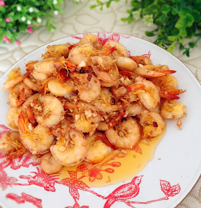 Stir-fried Shrimp with Garlic