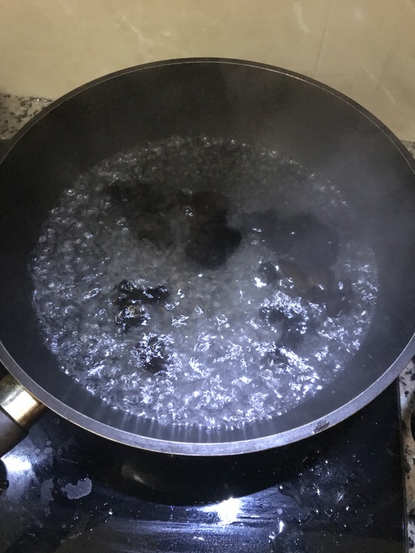 Stir Fried Fungus with Garlic Broccoli recipe