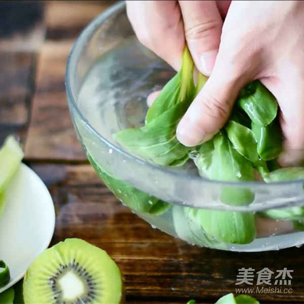 Not Easy Komatsu Vegetable Kiwi recipe