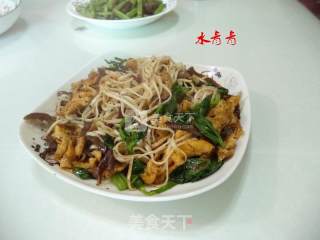 Fried Noodles with Fungus and Egg recipe