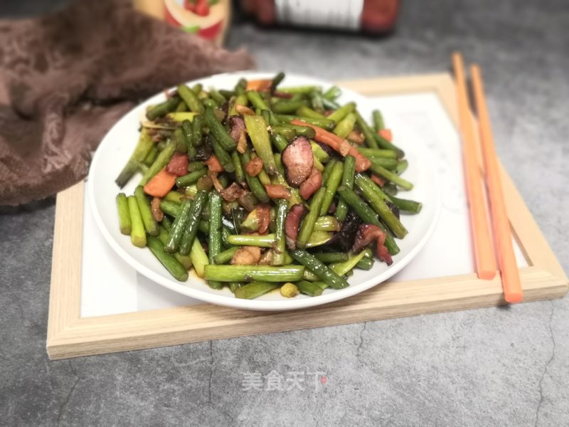 Stir-fried Bacon with Garlic Moss recipe
