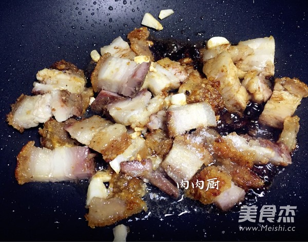 Stir-fried Pork with Garlic Sprouts recipe