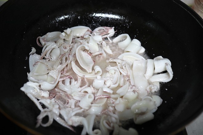 Fried Sea Hare with Onion and Pepper recipe