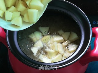 Apple Yam and White Fungus Soup recipe