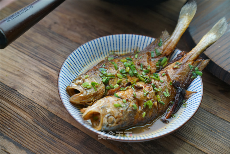 Braised Yellow Croaker with Green Garlic Sauce recipe