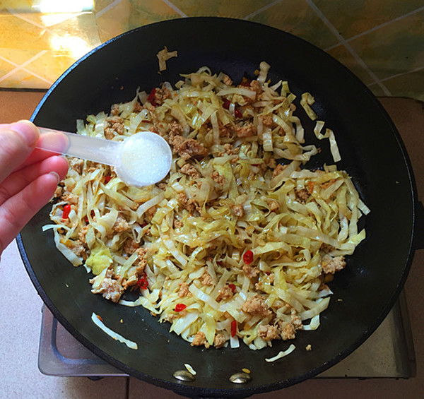 Stir-fried Sauerkraut with Minced Meat recipe