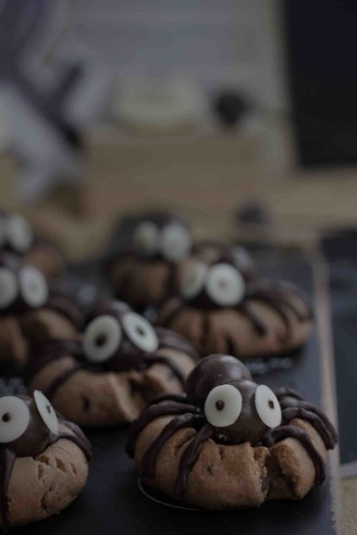 Halloween Tricky Snack-chocolate Spider Cookies recipe