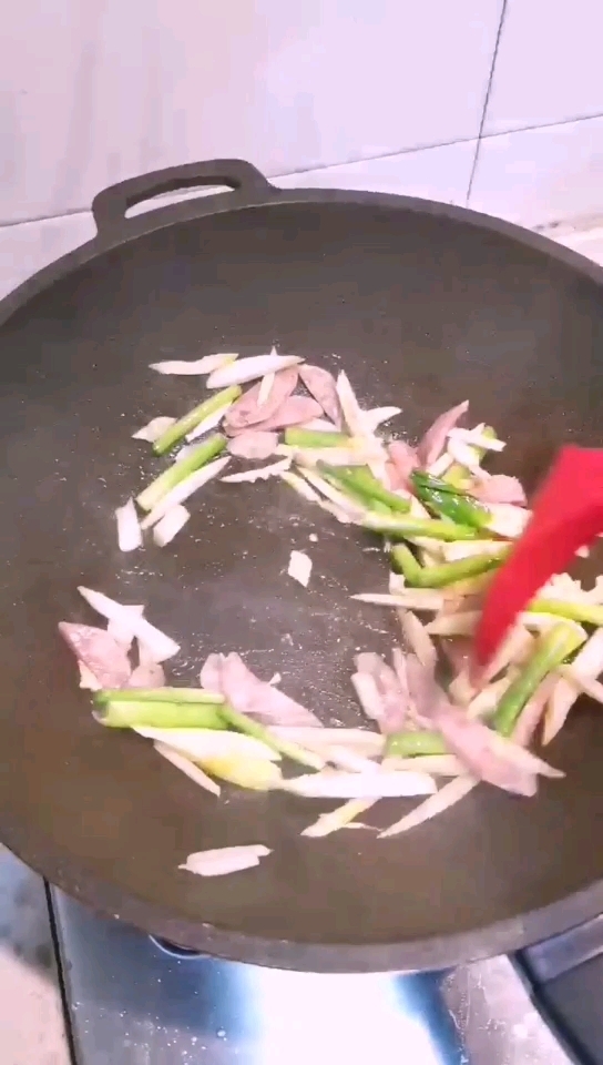 Stir-fried Spring Bamboo Shoots with Garlic recipe