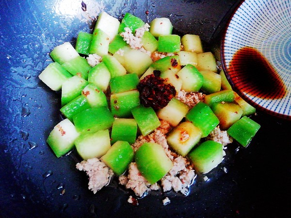 Simmered Winter Melon with Minced Pork Sauce recipe