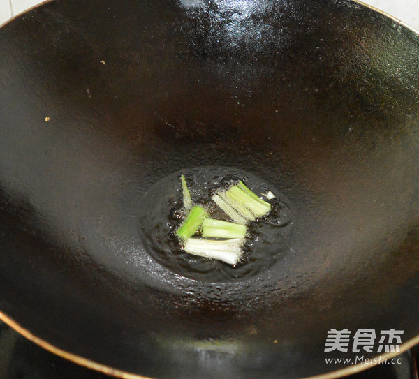 Stir-fried Beef Liver with Green Pepper recipe