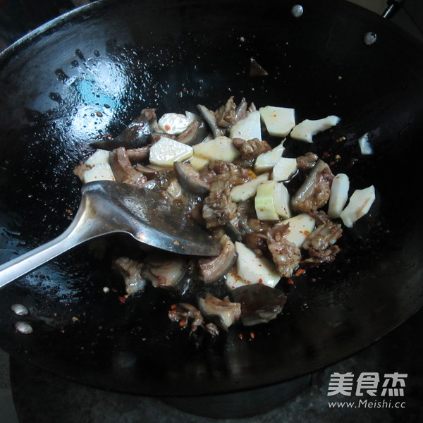 Stir-fried Donkey Meat with Fresh Mustard recipe