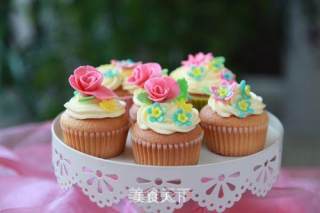 Sponge Cup Decoration Cake recipe