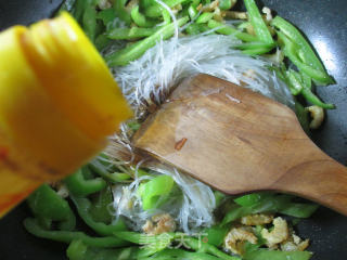 Stir-fried Vermicelli with Kaiyang Green Pepper recipe