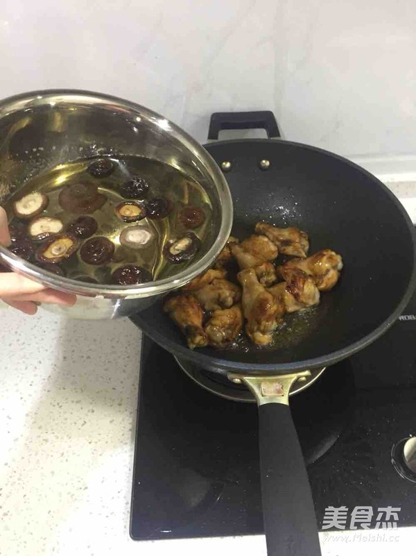 Chicken Stewed with Mushrooms recipe