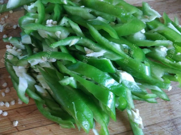 Stir-fried Pork Skin with Chili recipe