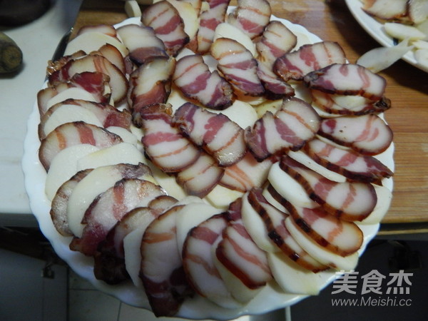 Steamed Pork Belly with Taro recipe