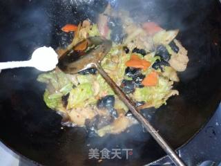 Stir-fried Cabbage Fungus with Pork Belly recipe